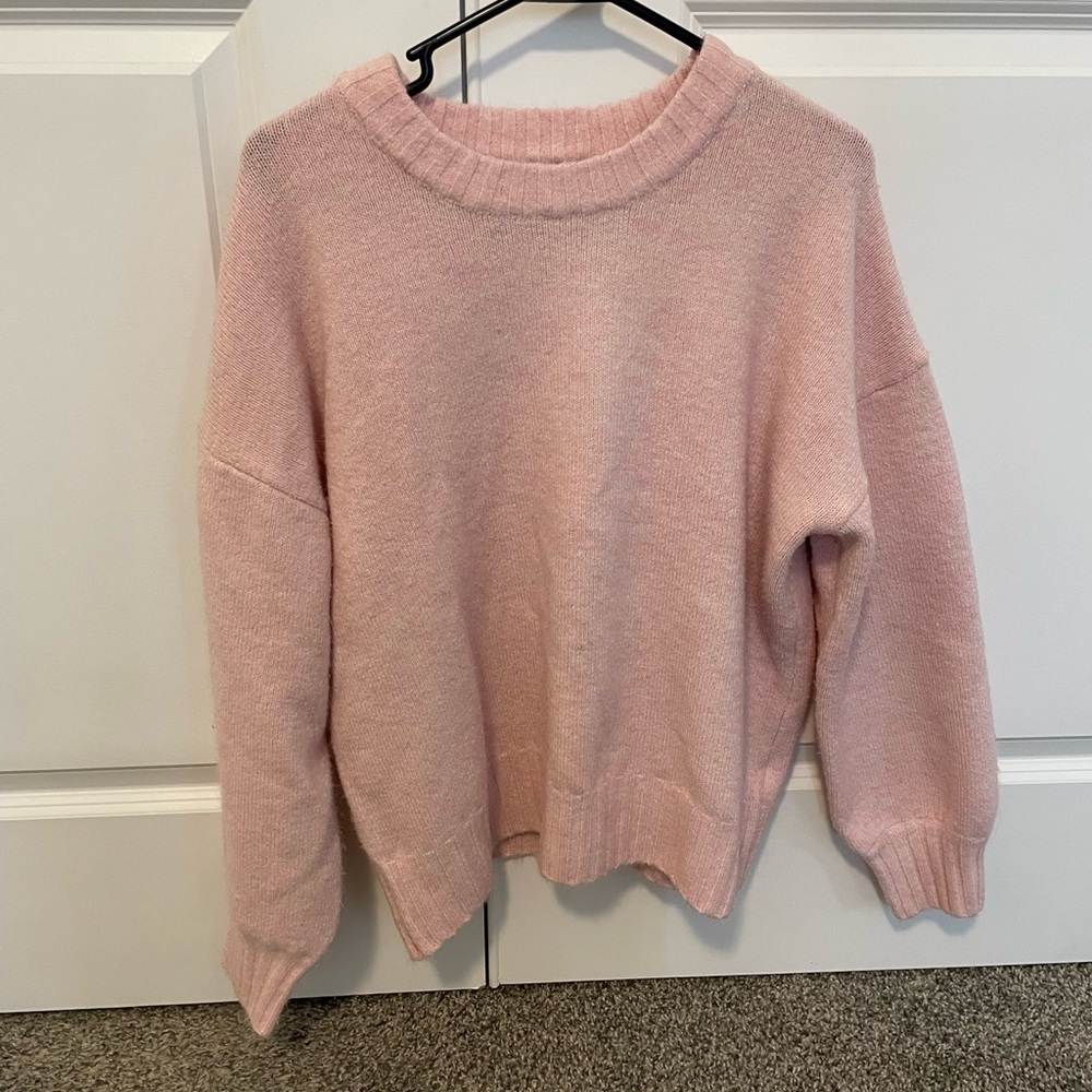 Maternity sweater from Pink Blush, size small, worn for only 2 months.